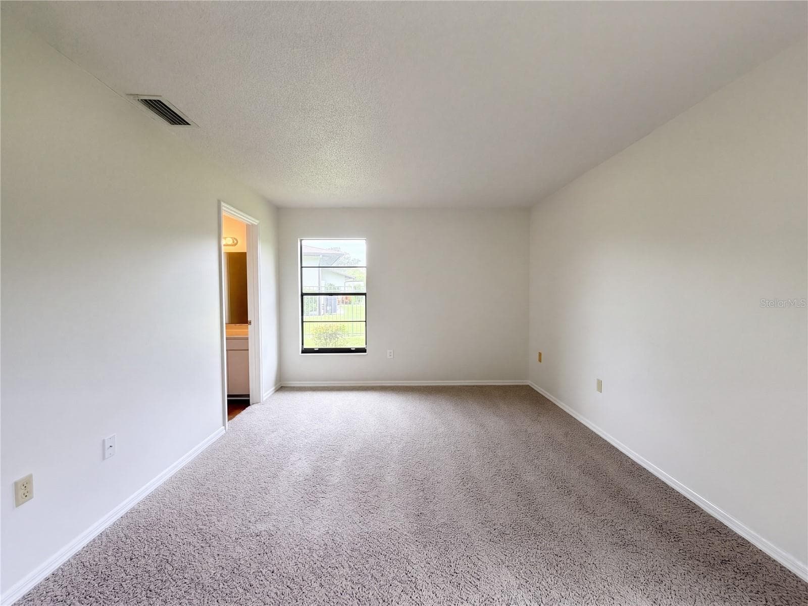 Condominium at 6410 HERITAGE LN, BRADENTON, photo 9 of 22