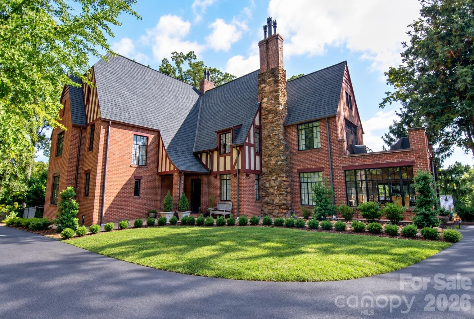 1220 N Piedmont Avenue
