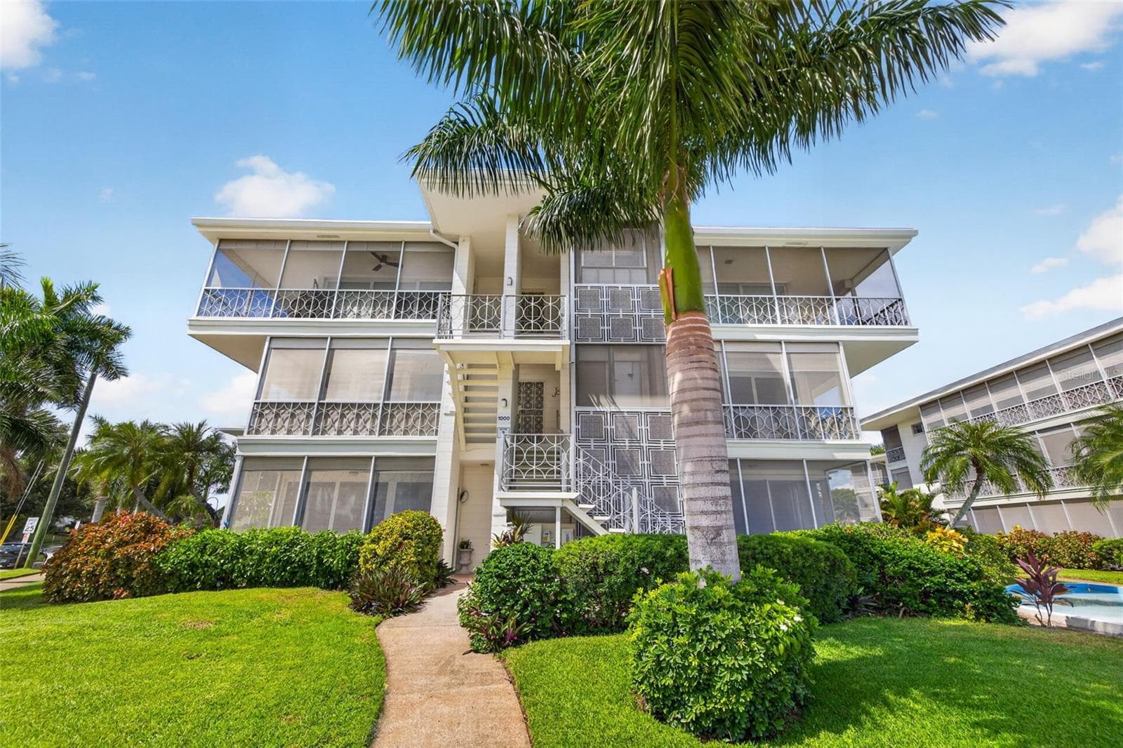 1000 N SHORE DR NE #2