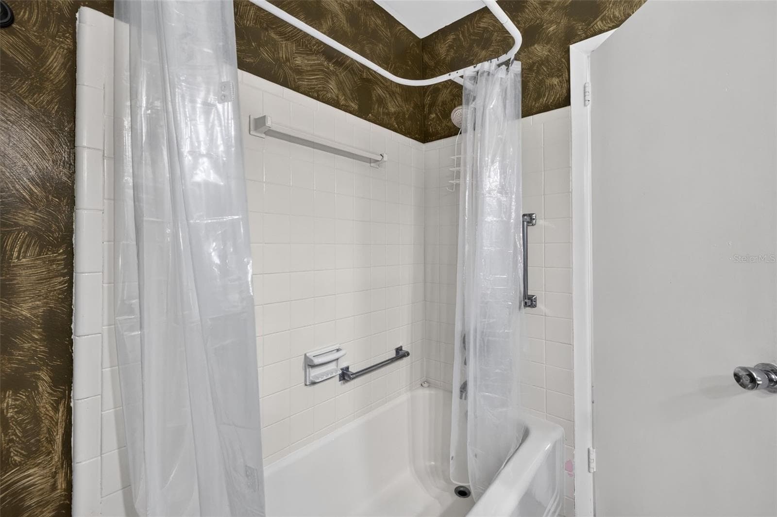 Primary Bath - 1000 N SHORE DR NE #2, ST PETERSBURG