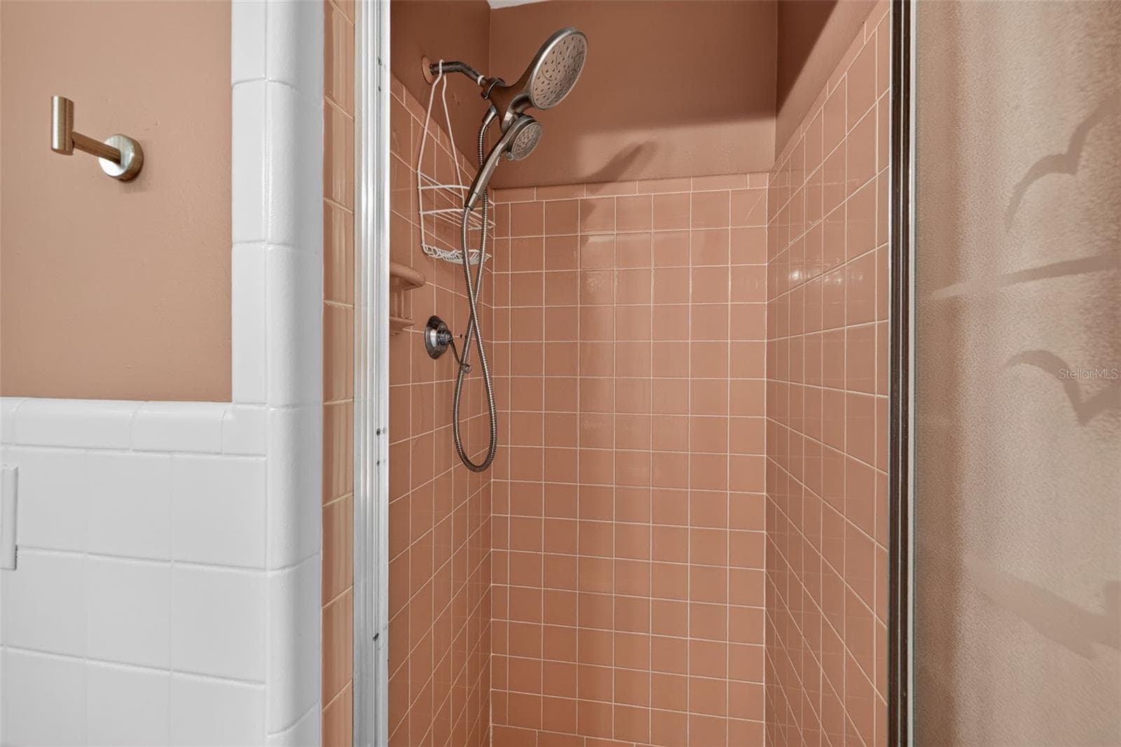Guest Bathroom - 1000 N SHORE DR NE #2, ST PETERSBURG