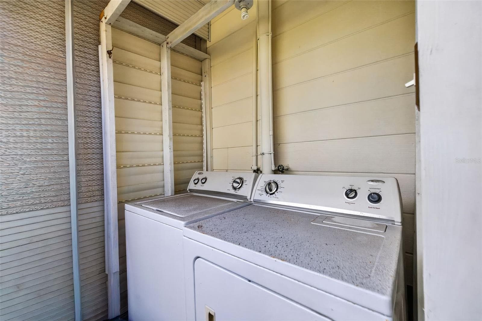 Private Laundry - 1000 N SHORE DR NE #2, ST PETERSBURG