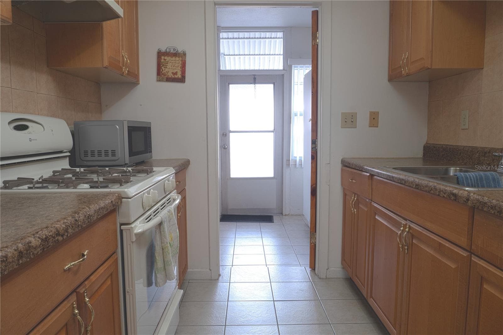 Condominium at 5900 21ST ST N #6, ST PETERSBURG, photo 9 of 17