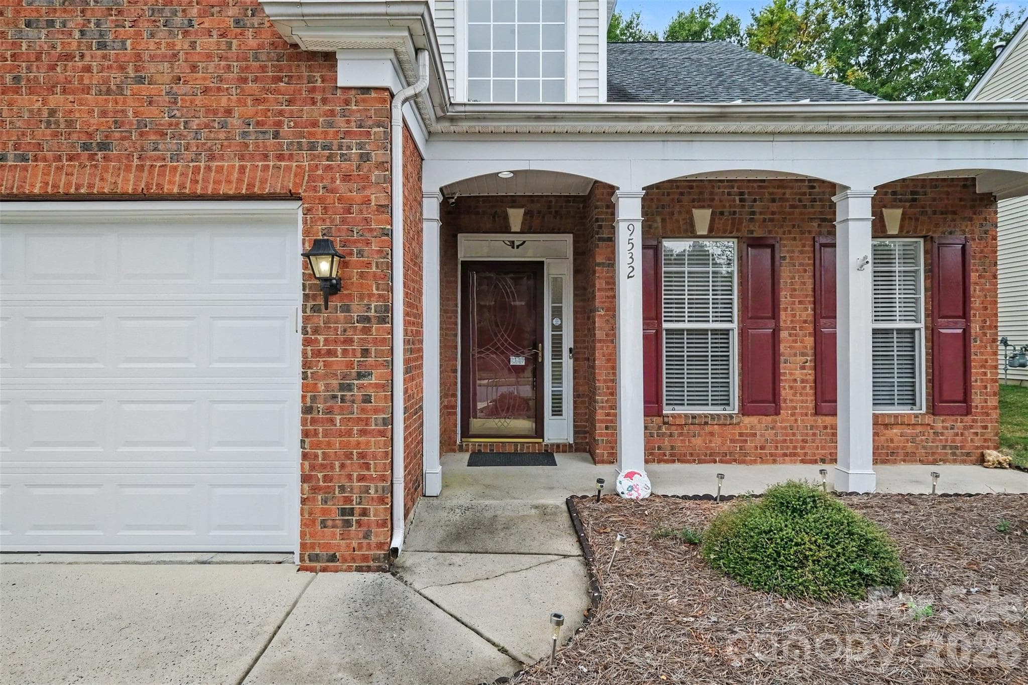 Single Family Residence at 9532 Kestral Ridge Drive, Charlotte, photo 4 of 37