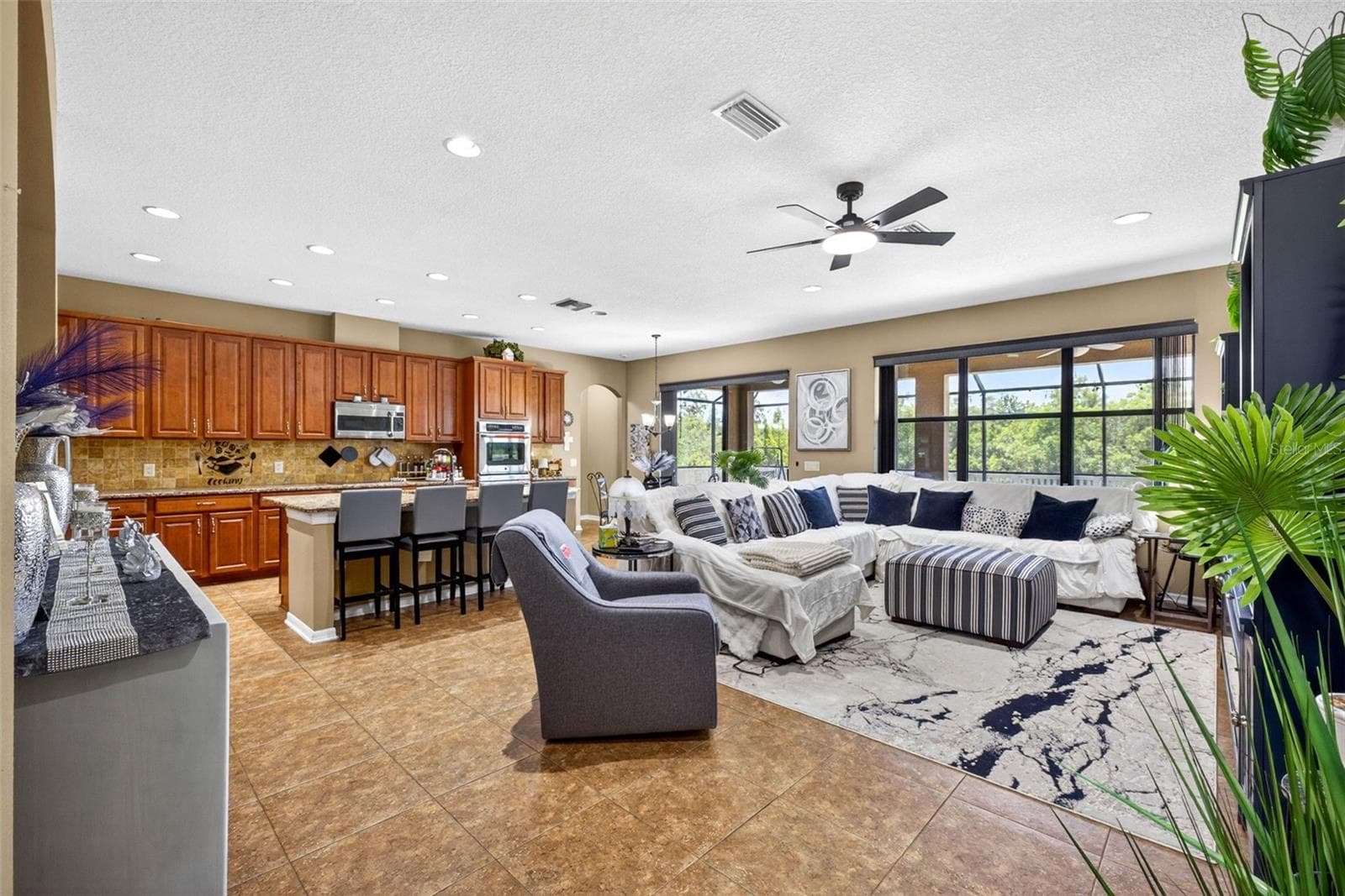 Single Family Residence at 11603 PALMETTO PINE ST, RIVERVIEW, photo 3 of 78