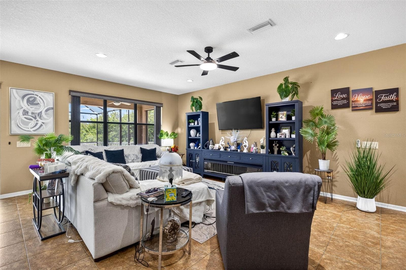 Single Family Residence at 11603 PALMETTO PINE ST, RIVERVIEW, photo 17 of 78