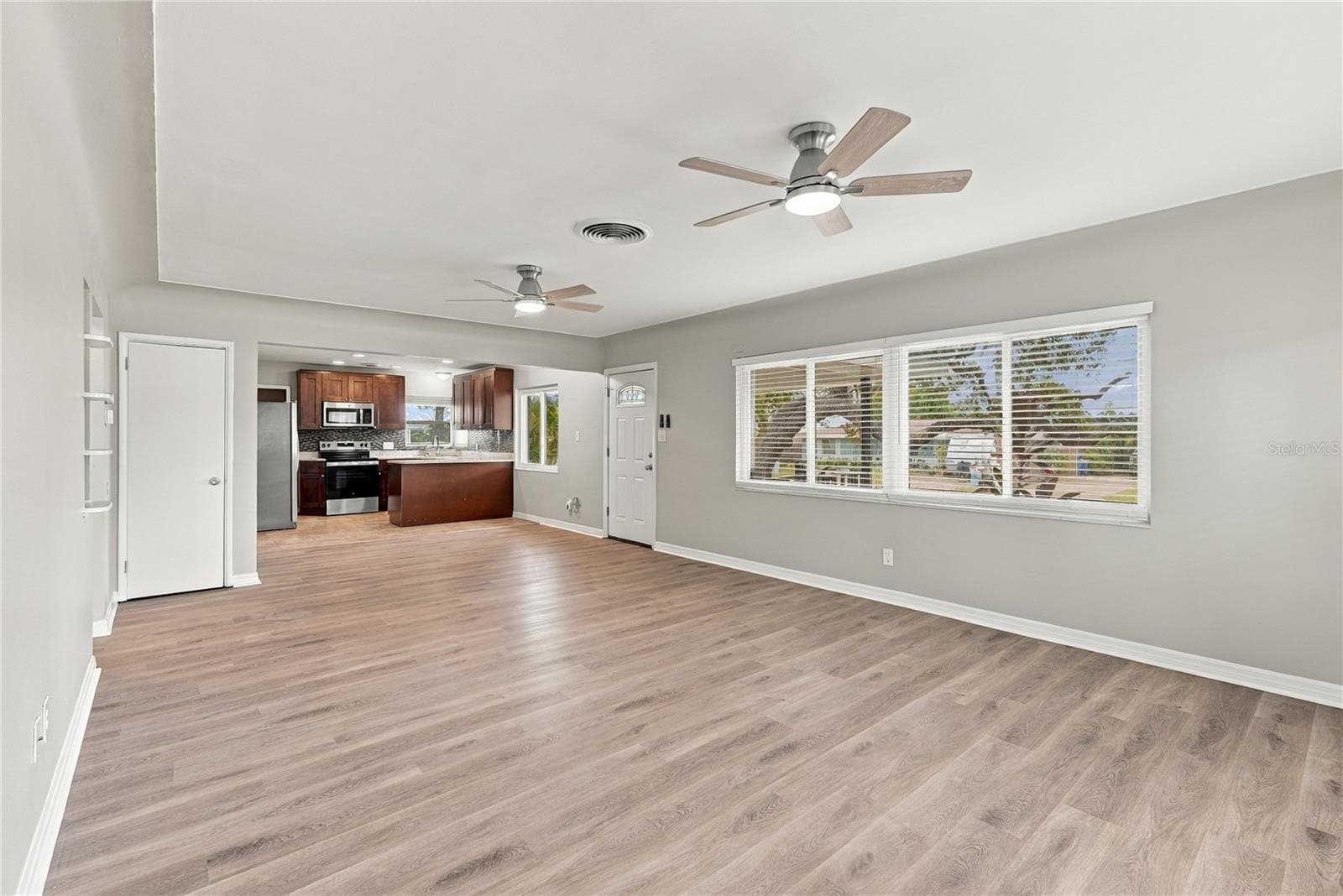 Single Family Residence at 10719 CHEROKEE DR, ST PETERSBURG, photo 9 of 40