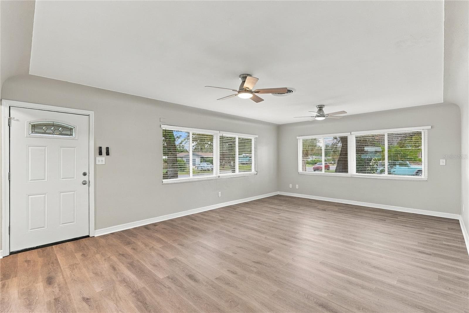 Single Family Residence at 10719 CHEROKEE DR, ST PETERSBURG, photo 10 of 40