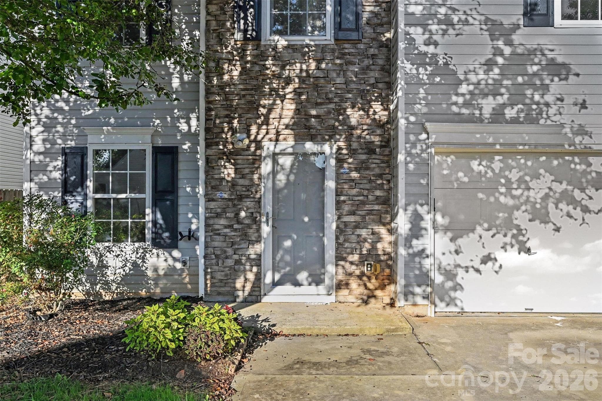 Single Family Residence at 2920 Teton Drive, Gastonia, photo 4 of 24