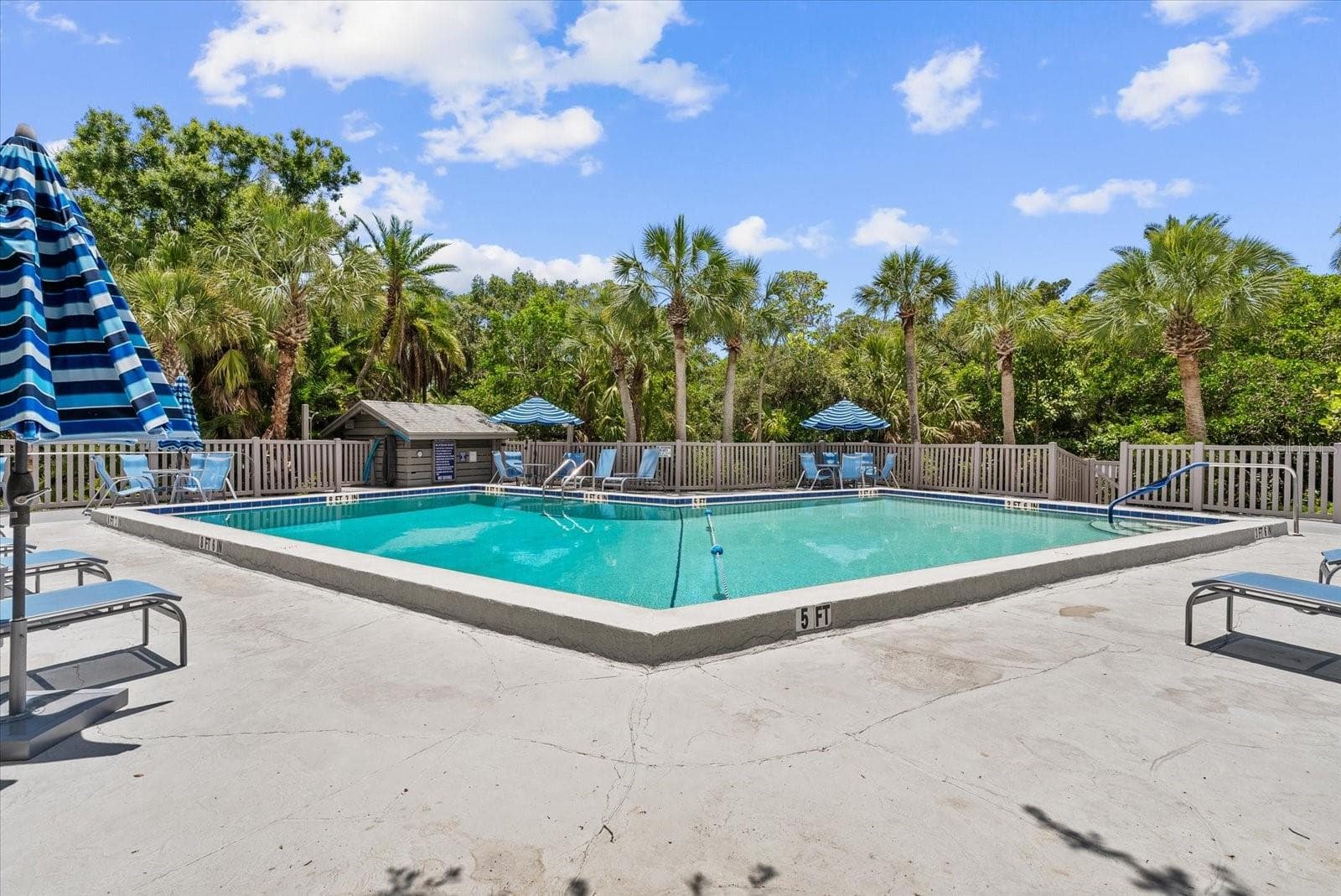 Condominium at 1423 LANDINGS PL #59, SARASOTA, photo 43 of 44