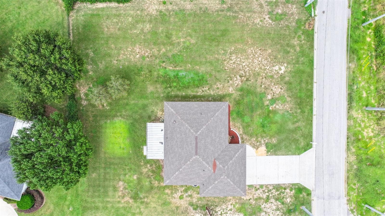 Single Family Residence at 1420 HIAWATHA AVE, SEBRING, photo 6 of 42