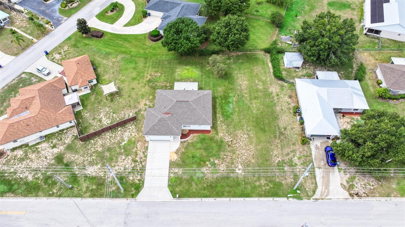 Single Family Residence at 1420 HIAWATHA AVE, SEBRING, photo 7 of 42