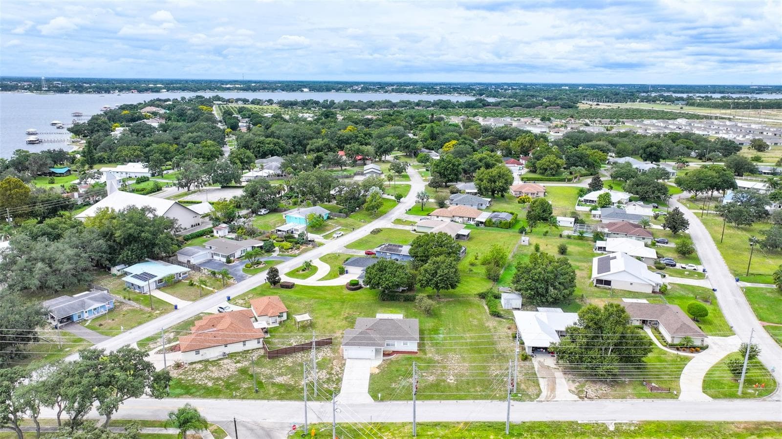 Single Family Residence at 1420 HIAWATHA AVE, SEBRING, photo 8 of 42