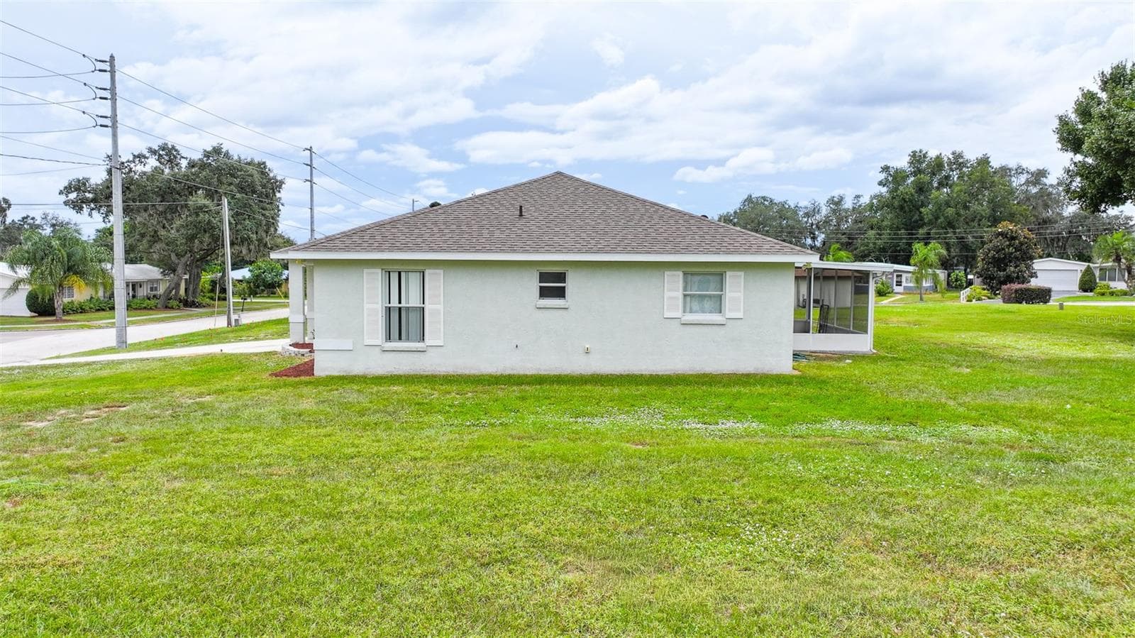 Single Family Residence at 1420 HIAWATHA AVE, SEBRING, photo 11 of 42