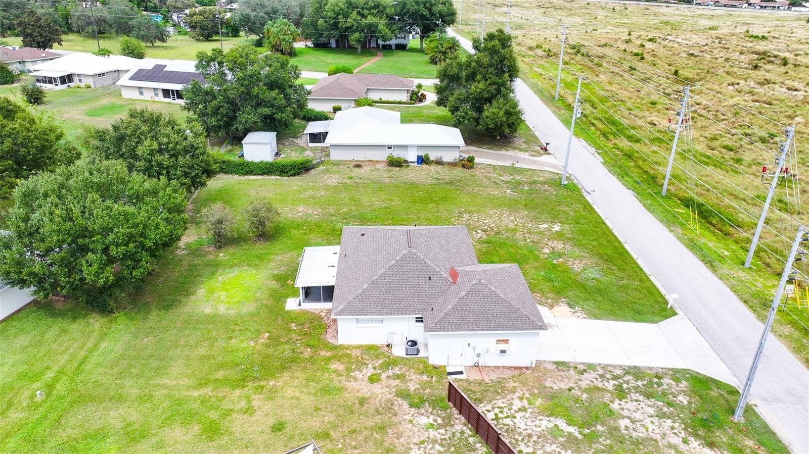 Single Family Residence at 1420 HIAWATHA AVE, SEBRING, photo 13 of 42