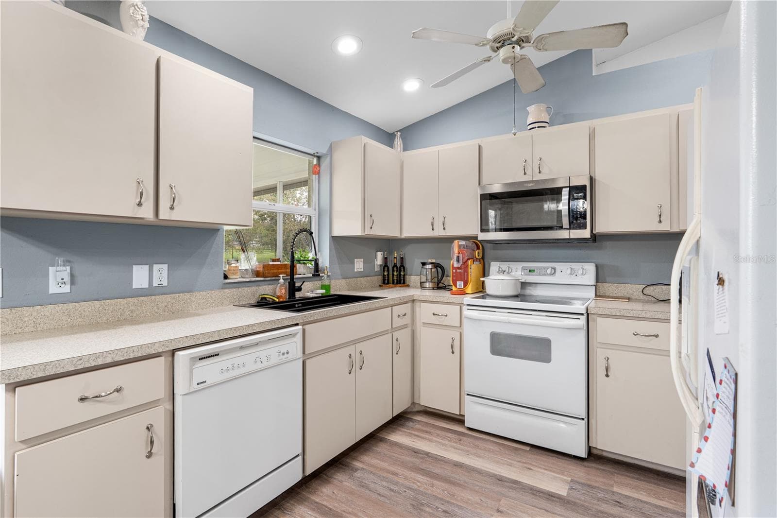 Single Family Residence at 1420 HIAWATHA AVE, SEBRING, photo 23 of 42