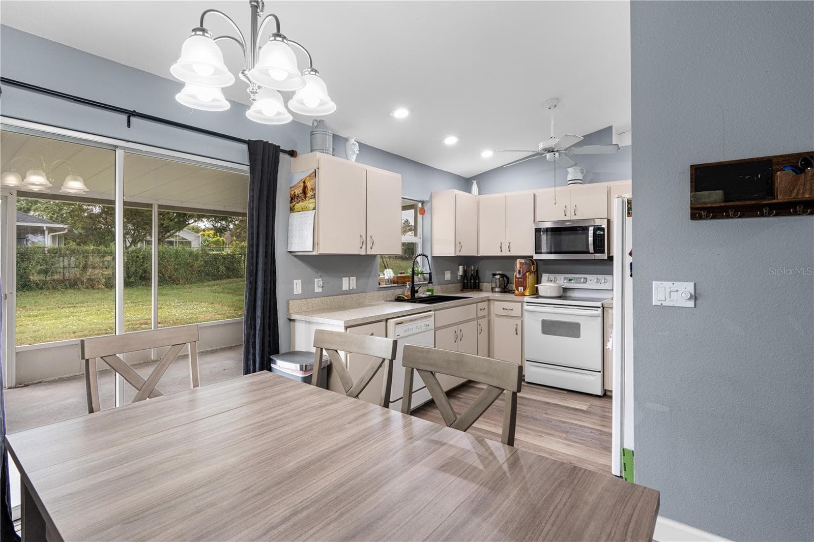 Single Family Residence at 1420 HIAWATHA AVE, SEBRING, photo 25 of 42