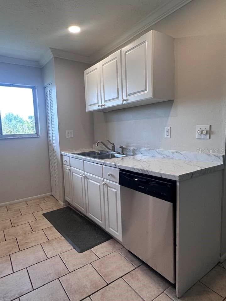 Condominium at 2948 CLARK RD #224, SARASOTA, photo 3 of 24