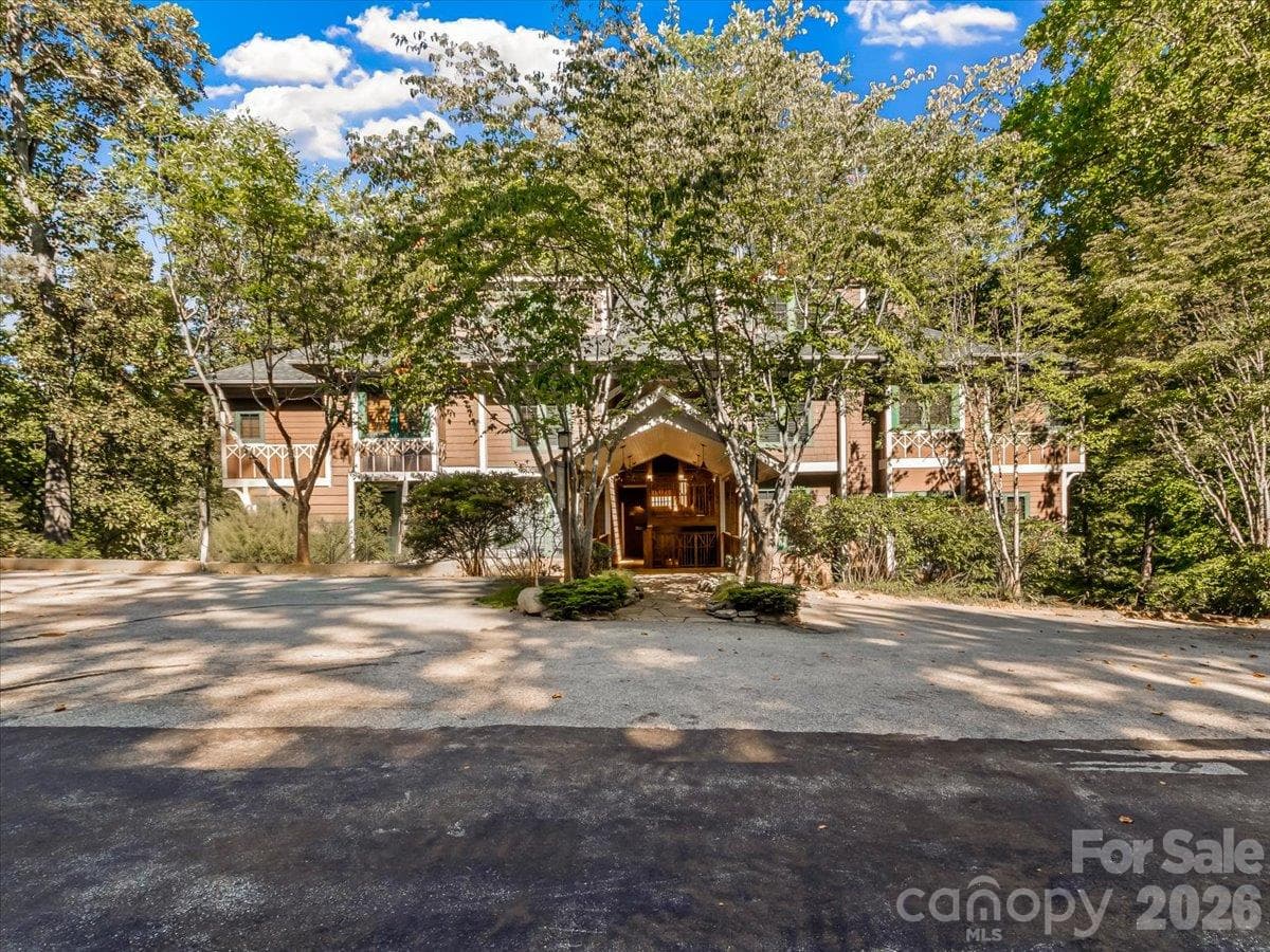 81 Creekside Way