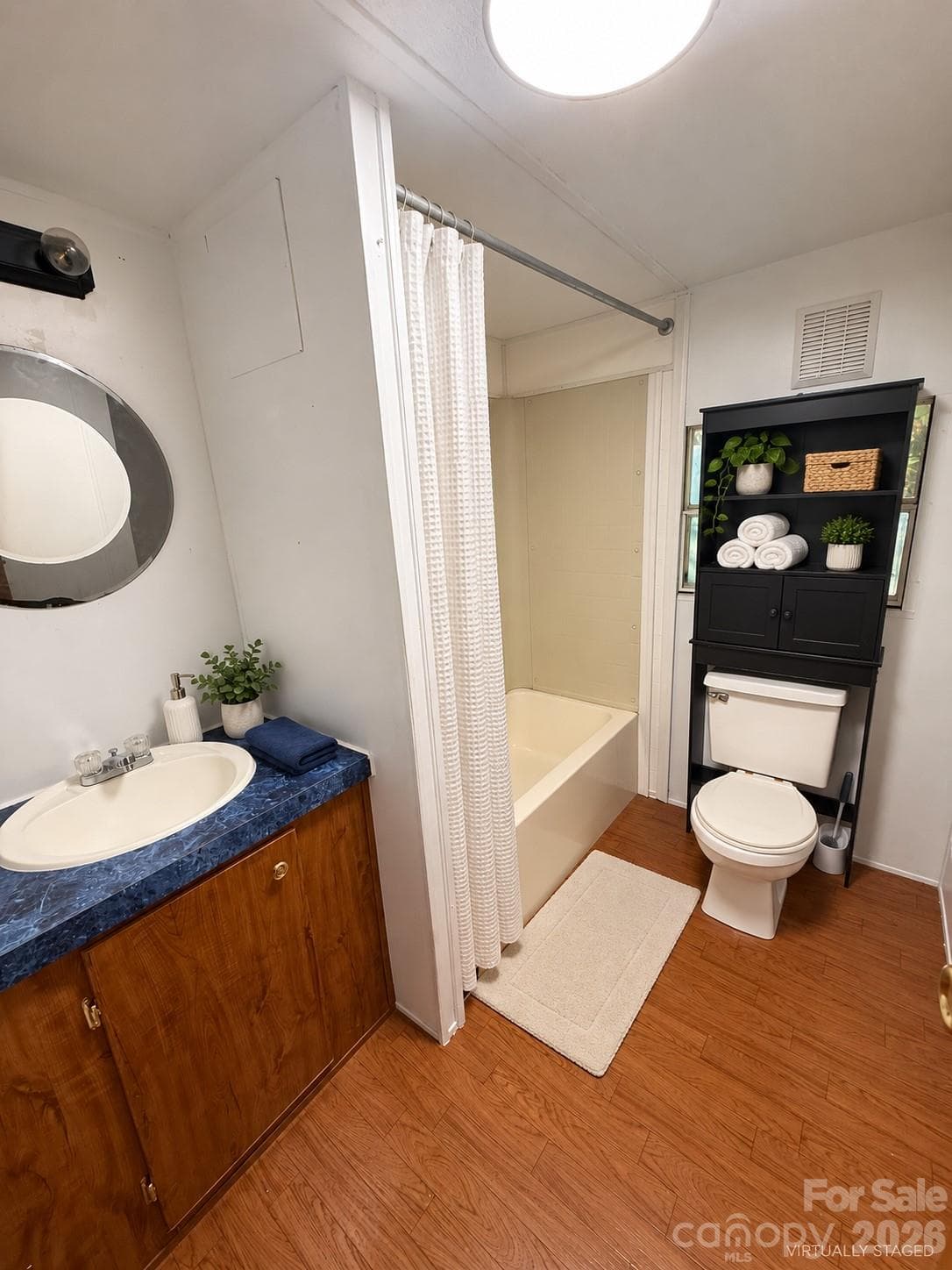 Full Bath Virtually Staged - 1516 Abington Road, Lenoir
