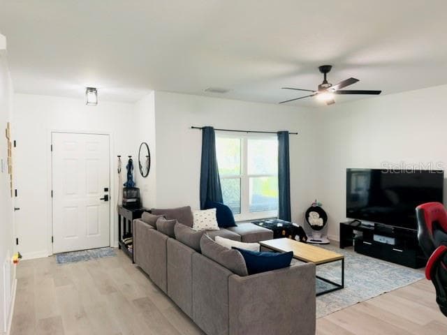 Single Family Residence at 3343 KALEIGH CT, ST CLOUD, photo 5 of 24