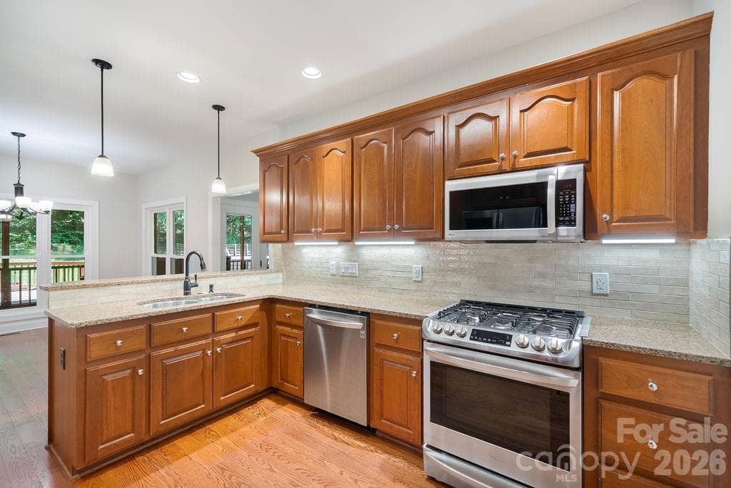 Single Family Residence at 10846 Tyler Brook Lane, Mint Hill, photo 12 of 32