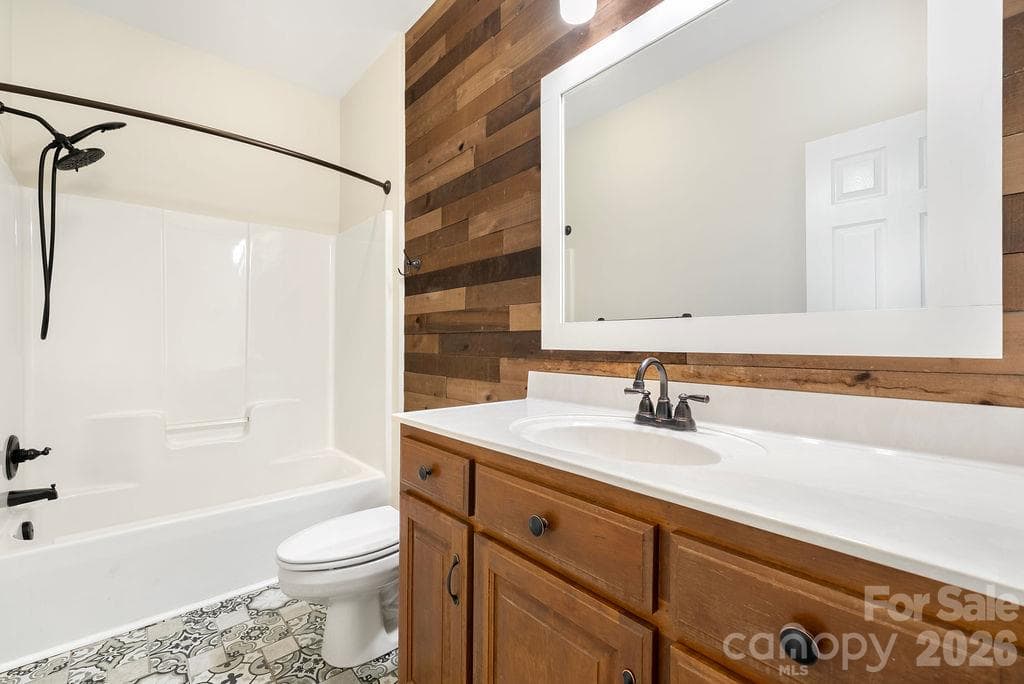 Single Family Residence at 10846 Tyler Brook Lane, Mint Hill, photo 18 of 32