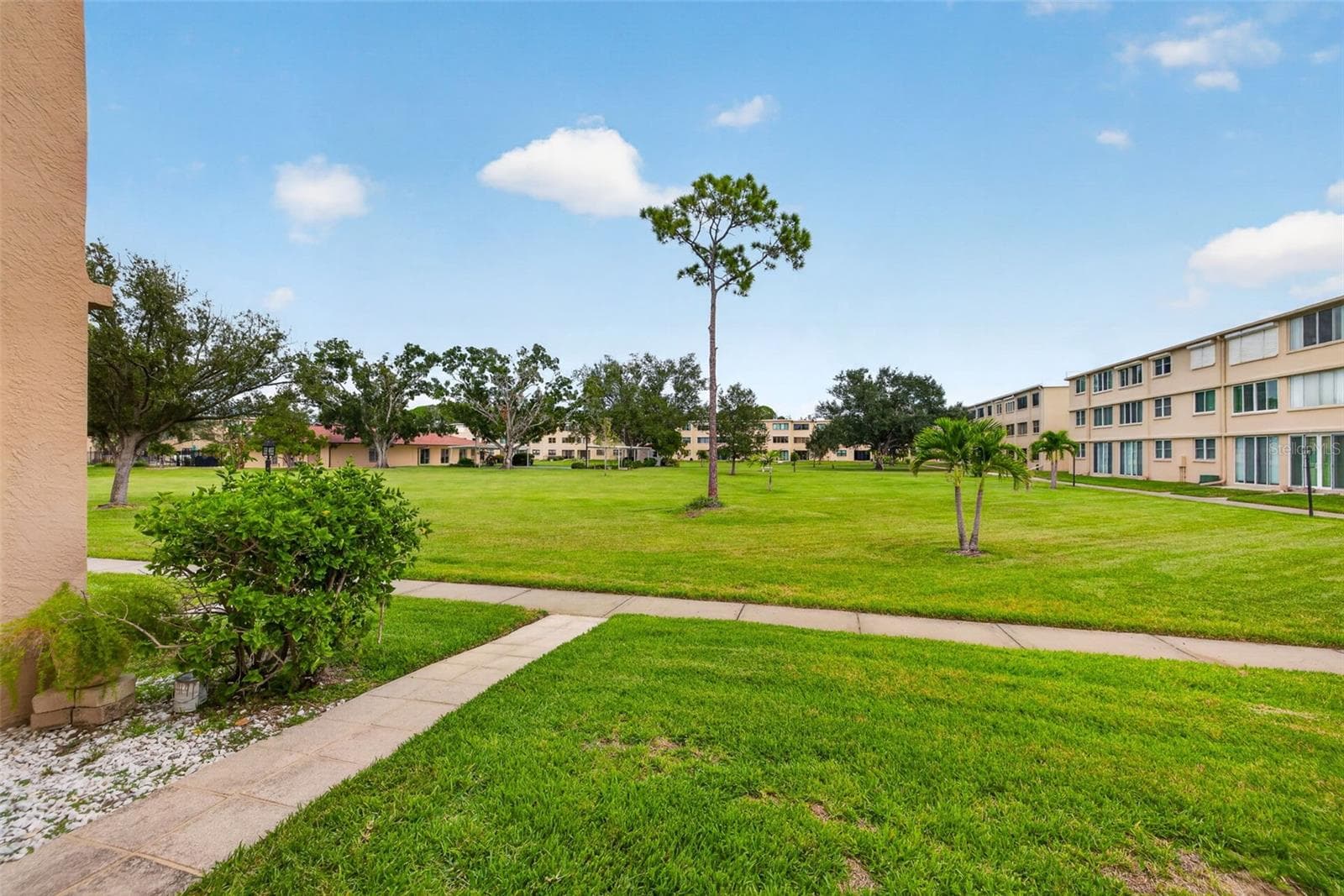 Condominium at 4915 BAY ST NE #124, ST PETERSBURG, photo 20 of 23