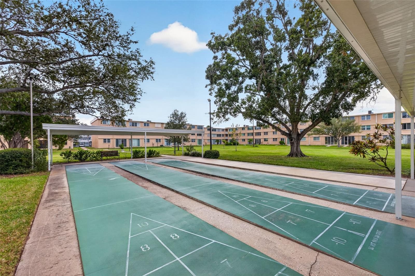 Condominium at 4915 BAY ST NE #124, ST PETERSBURG, photo 22 of 23
