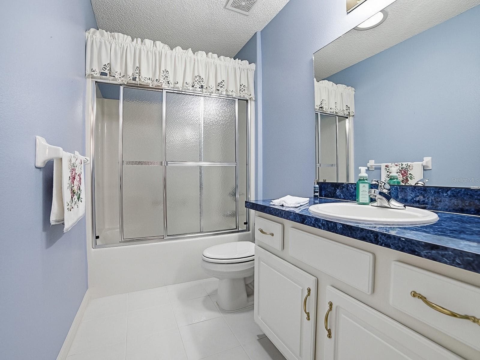 GUEST BATH - 1040 EAGLES LNDG, LEESBURG