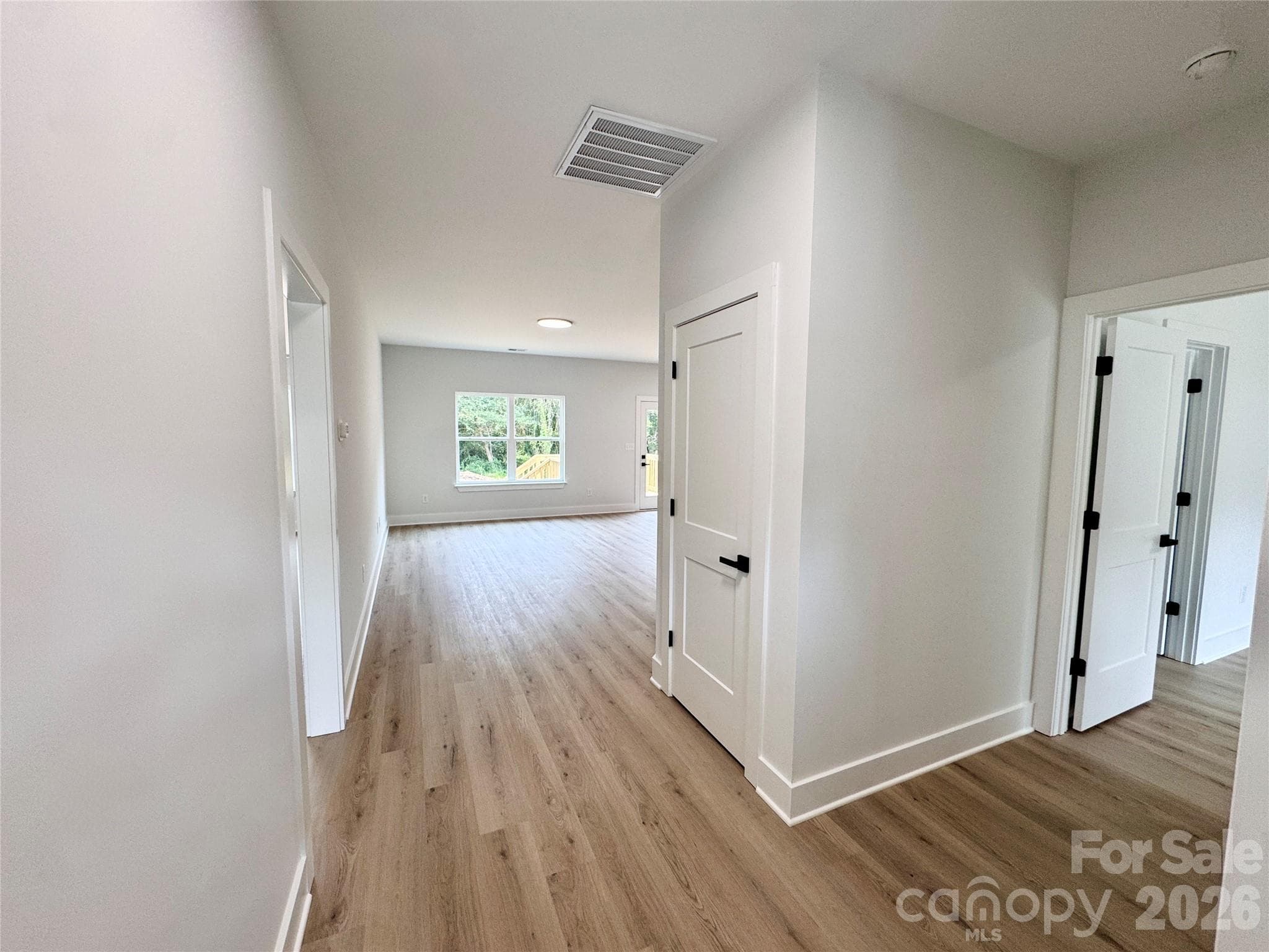 Single Family Residence at 606 E Robinson Street, Dallas, photo 12 of 17