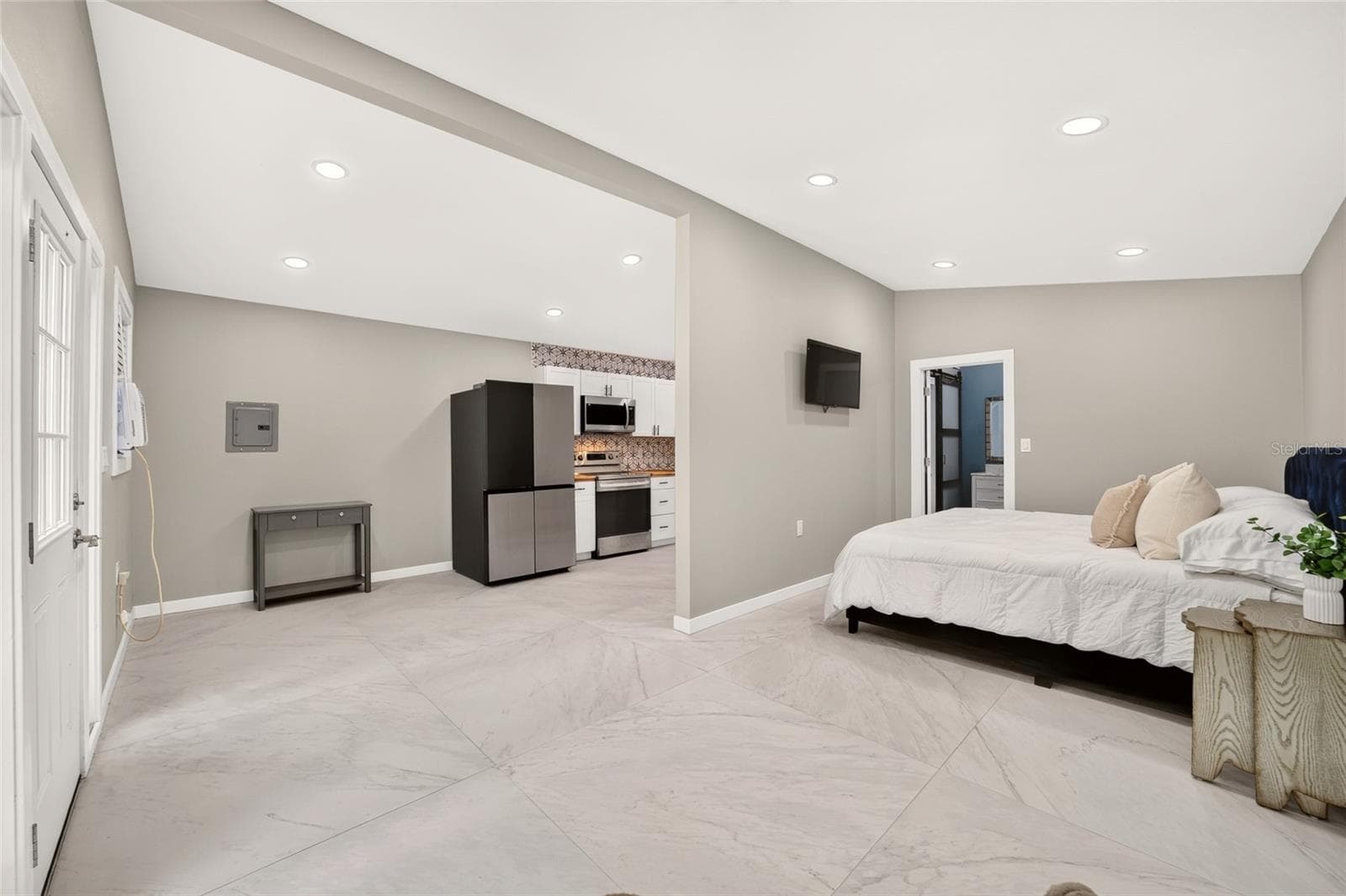 Single Family Residence at 5686 E HIGHWAY 316, CITRA, photo 5 of 40