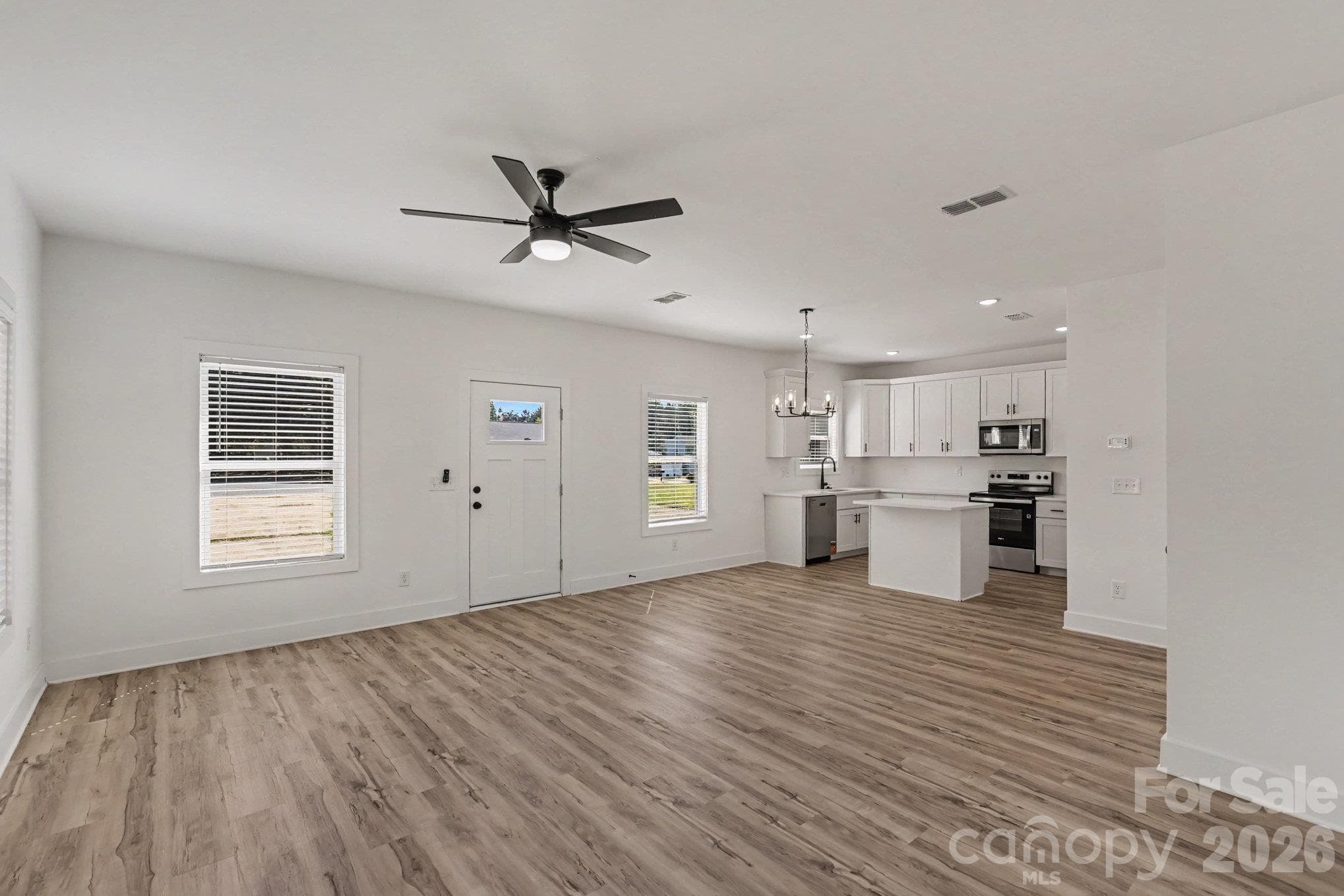 Single Family Residence at 1179 Lauren Marie Court, Gastonia, photo 5 of 23