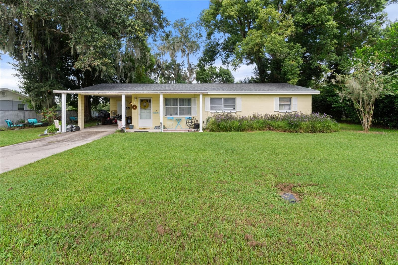 1572 CHURCHILL CT