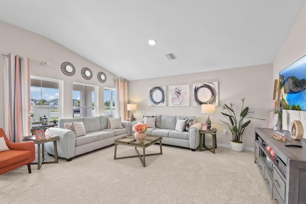 Single Family Residence at 5945 SLATE ROCK DR, LAKELAND, photo 5 of 22