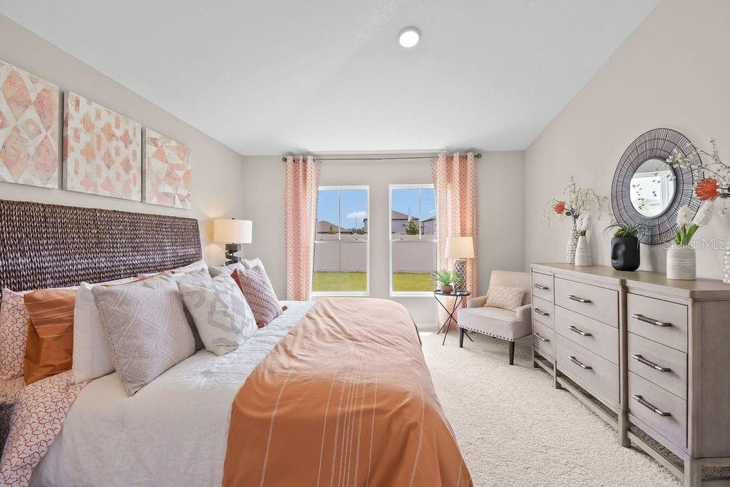 Primary bedroom separate from the other rooms - 5945 SLATE ROCK DR, LAKELAND