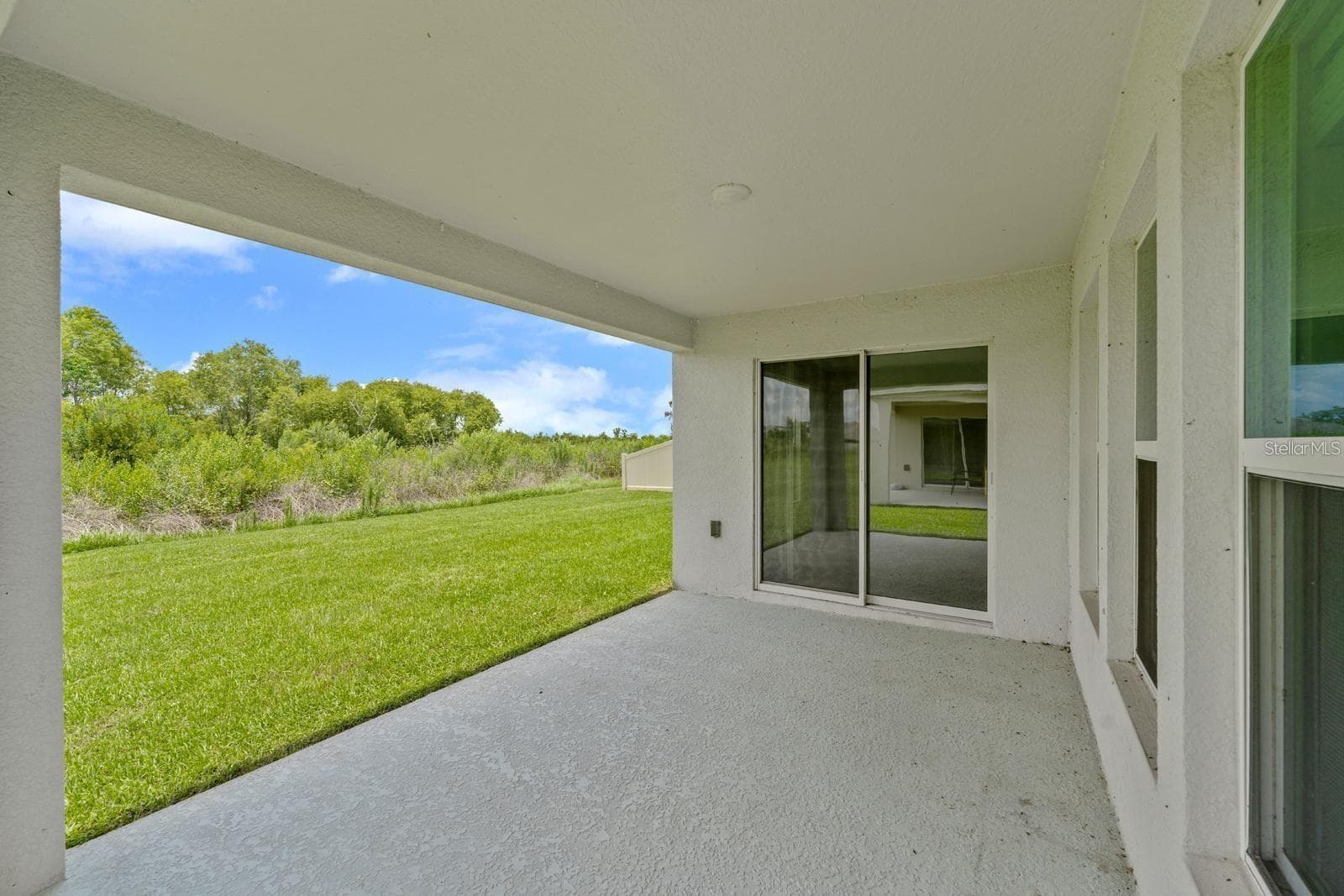 Enjoy the privacy of not having anyone behind you - 5945 SLATE ROCK DR, LAKELAND
