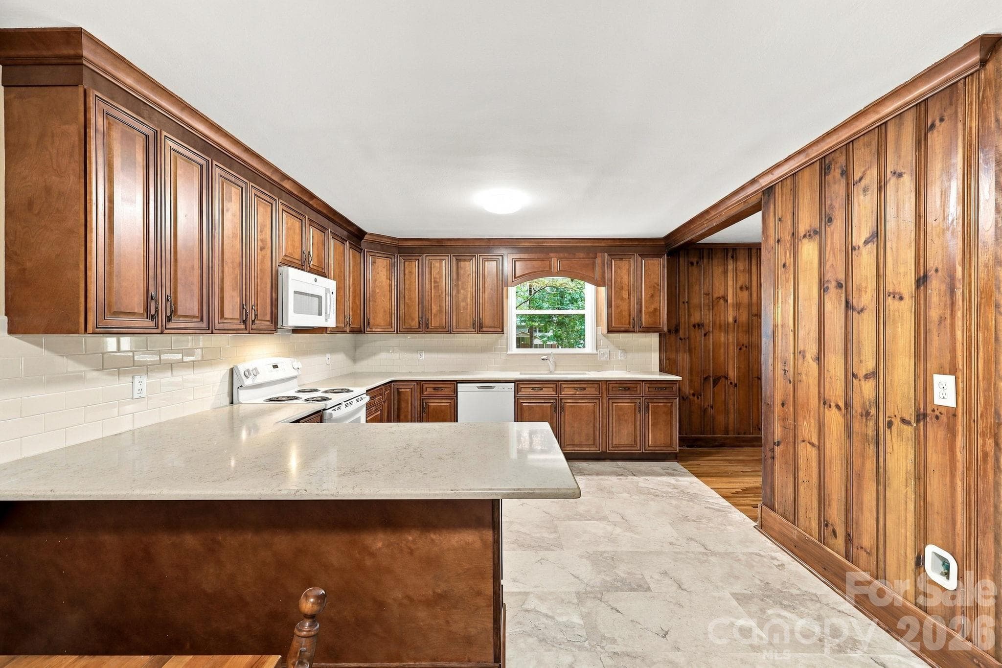 Single Family Residence at 7029 Linda Lake Drive, Charlotte, photo 11 of 33