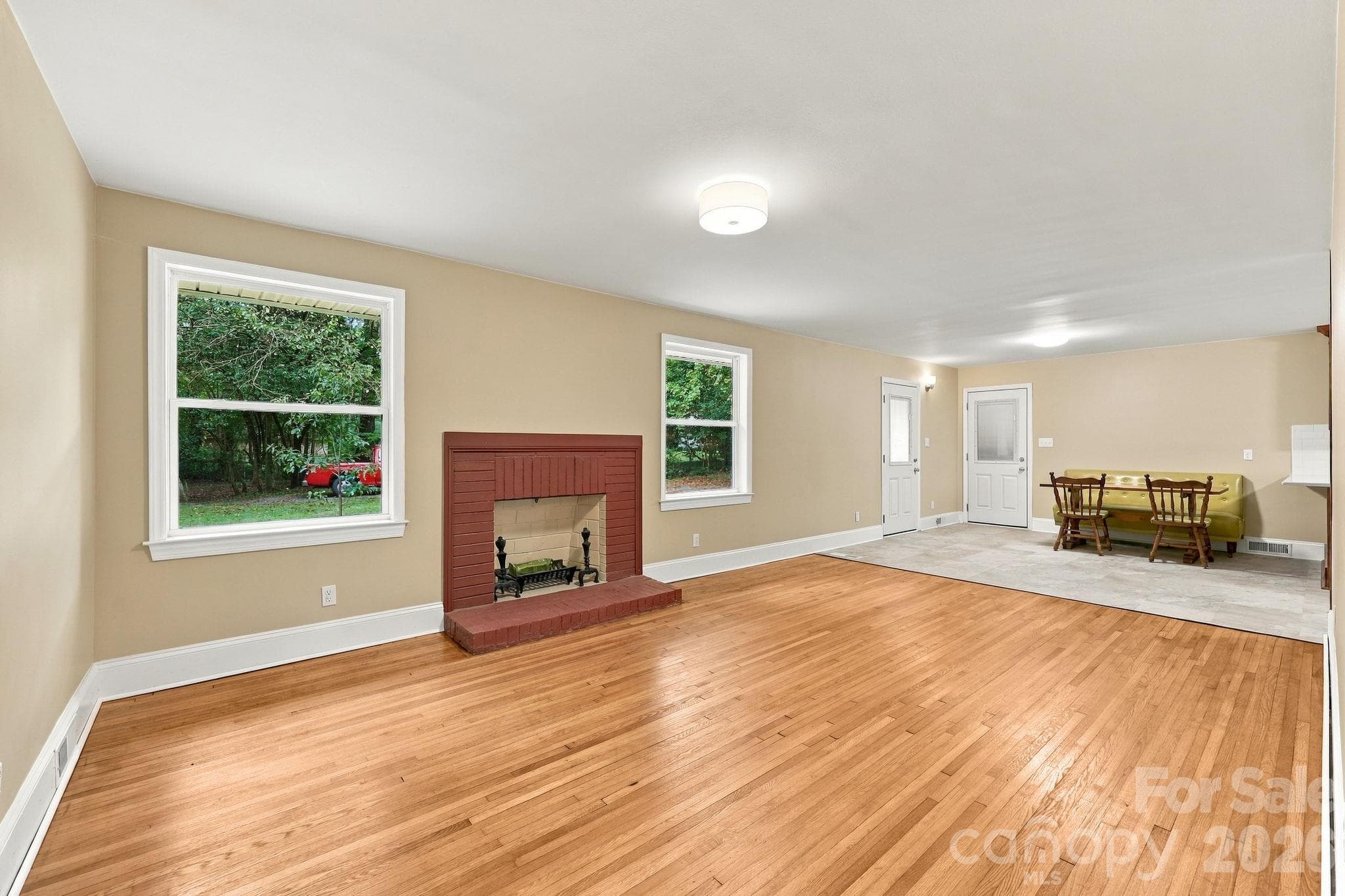 Single Family Residence at 7029 Linda Lake Drive, Charlotte, photo 14 of 33