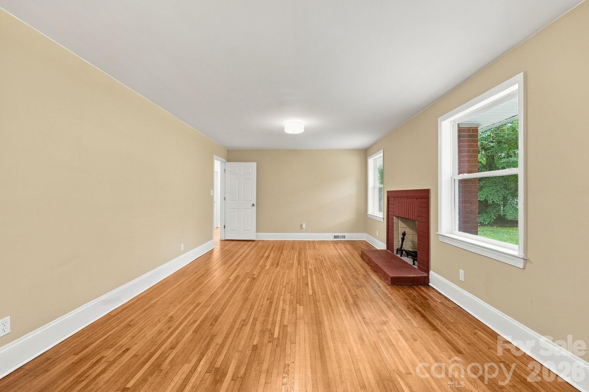 Single Family Residence at 7029 Linda Lake Drive, Charlotte, photo 16 of 33