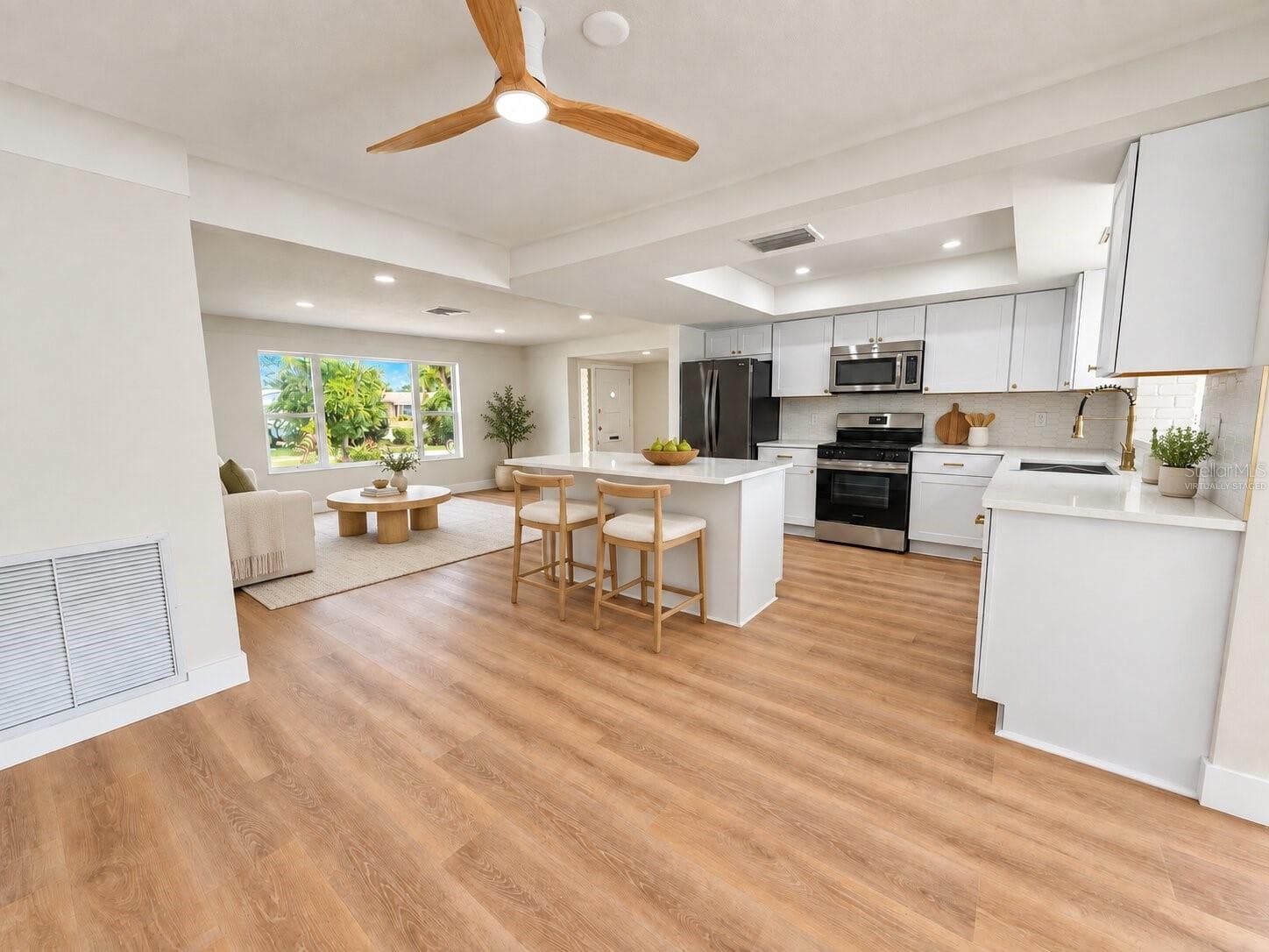 Virtually Staged - 1546 66TH AVE S, ST PETERSBURG