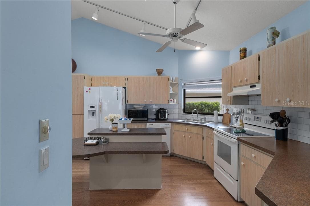 Single Family Residence at 1 Medinah DR W, HOMOSASSA FL 34446, photo 19 of 56