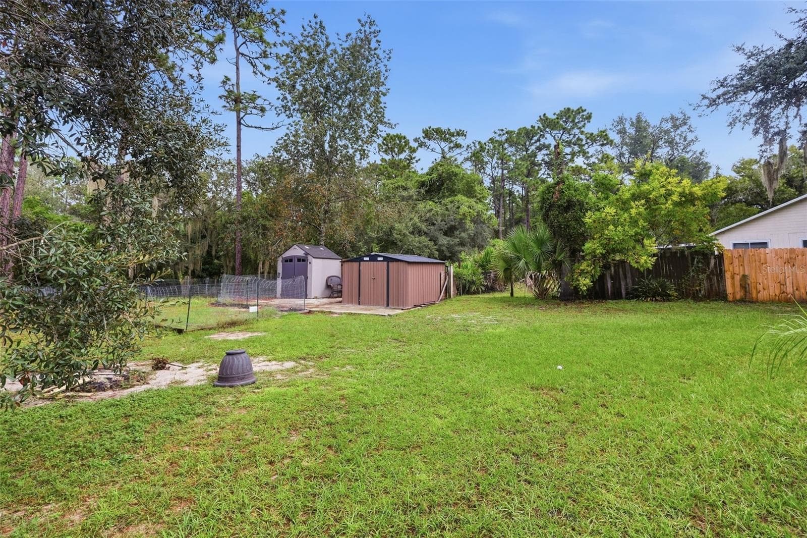 Spacious yard. - 2992 INCA CT, DELTONA