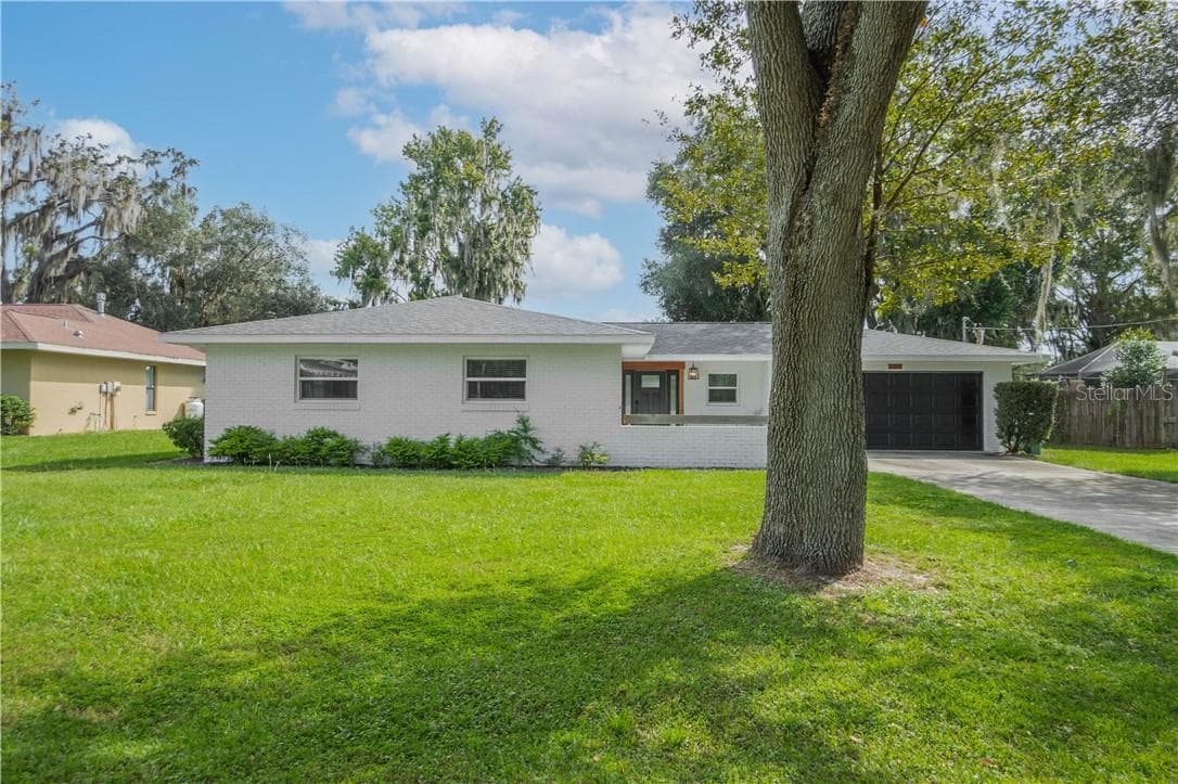 Single Family Residence at 520 Lakewood DR, INVERNESS FL 34450, photo 2 of 60