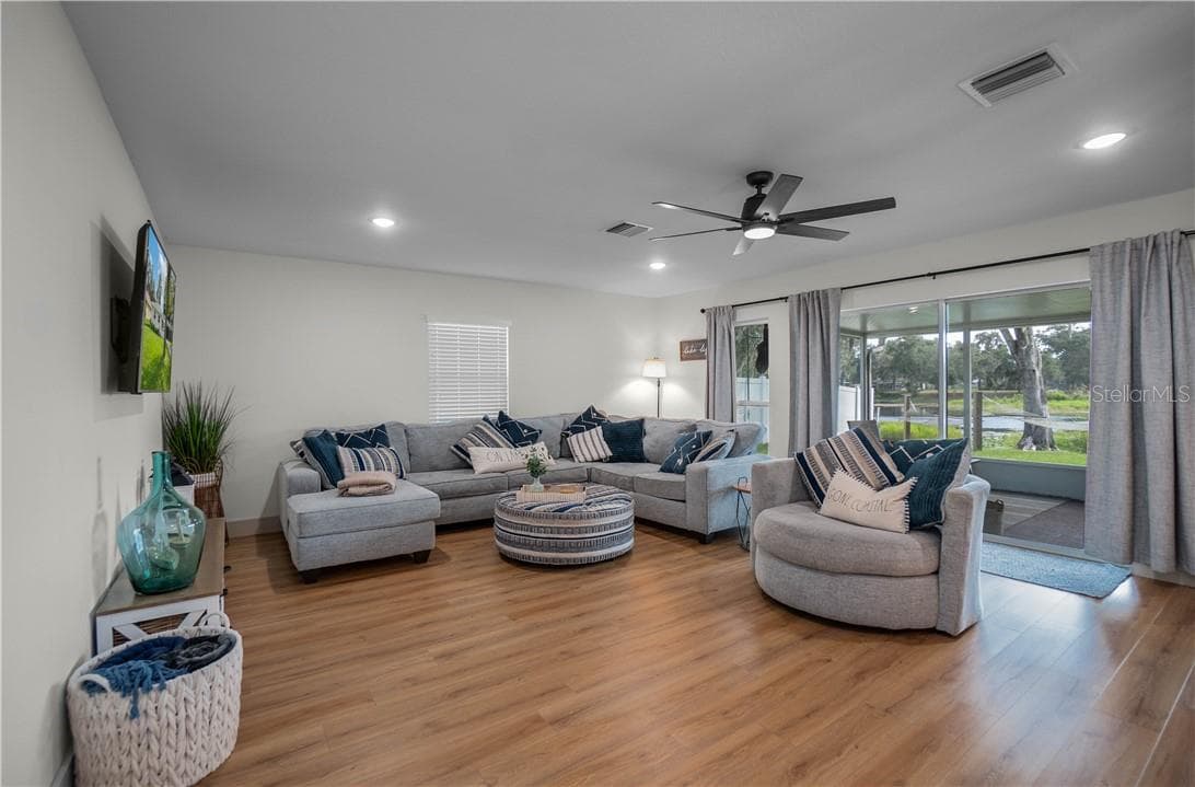 Single Family Residence at 520 Lakewood DR, INVERNESS FL 34450, photo 17 of 60
