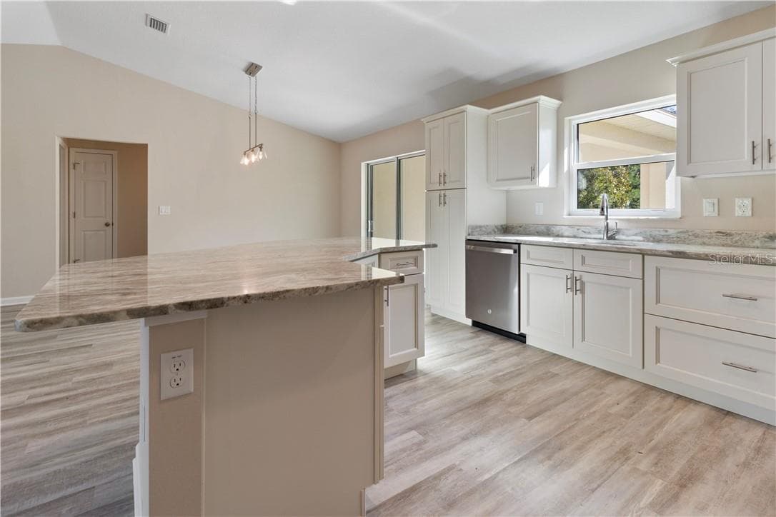 Single Family Residence at 6243 N Matheson DR, DUNNELLON FL 34434, Dunnellon, photo 7 of 33