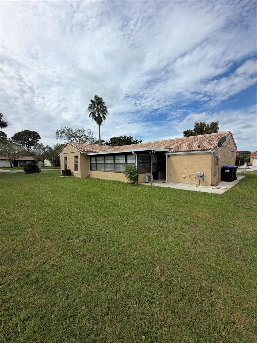 Single Family Residence at ORLANDO, photo 3 of 18