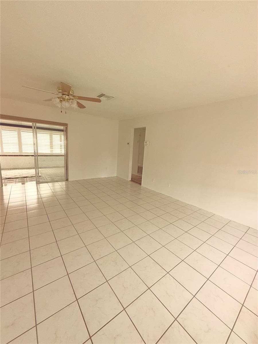 Single Family Residence at ORLANDO, photo 11 of 18