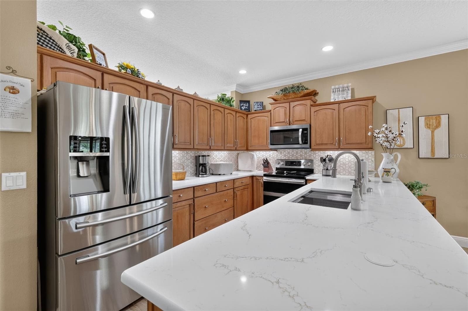 Single Family Residence at 8021 SAINT JAMES WAY, MOUNT DORA, photo 19 of 46