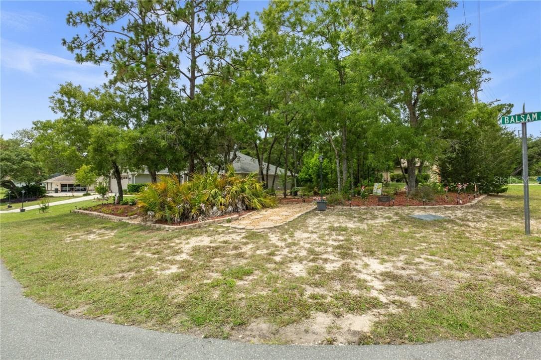 Front and corner of yard - 2 Balsam DR, HOMOSASSA FL 34446